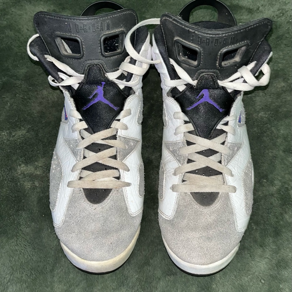 Retro Jordan Sneakers in Gray and Black with Purple Accents